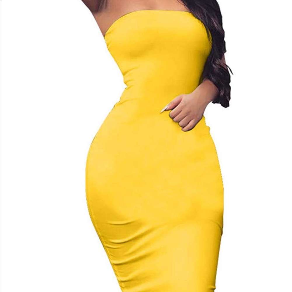 ***Never Worn*** Curvaceous Yellow Midi Dress